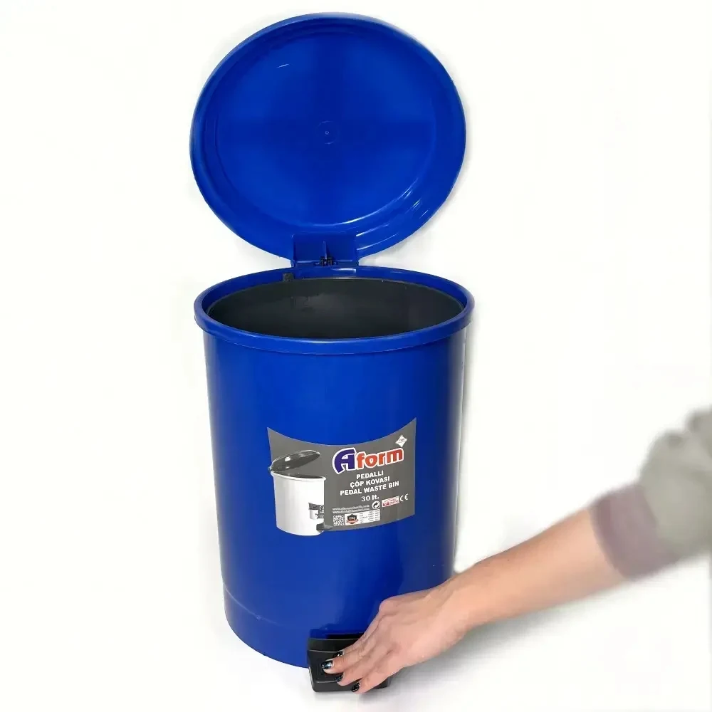 Household garbage bin with pedal 30 liters plastic Household garbage bin with pedal 30 liters plastic