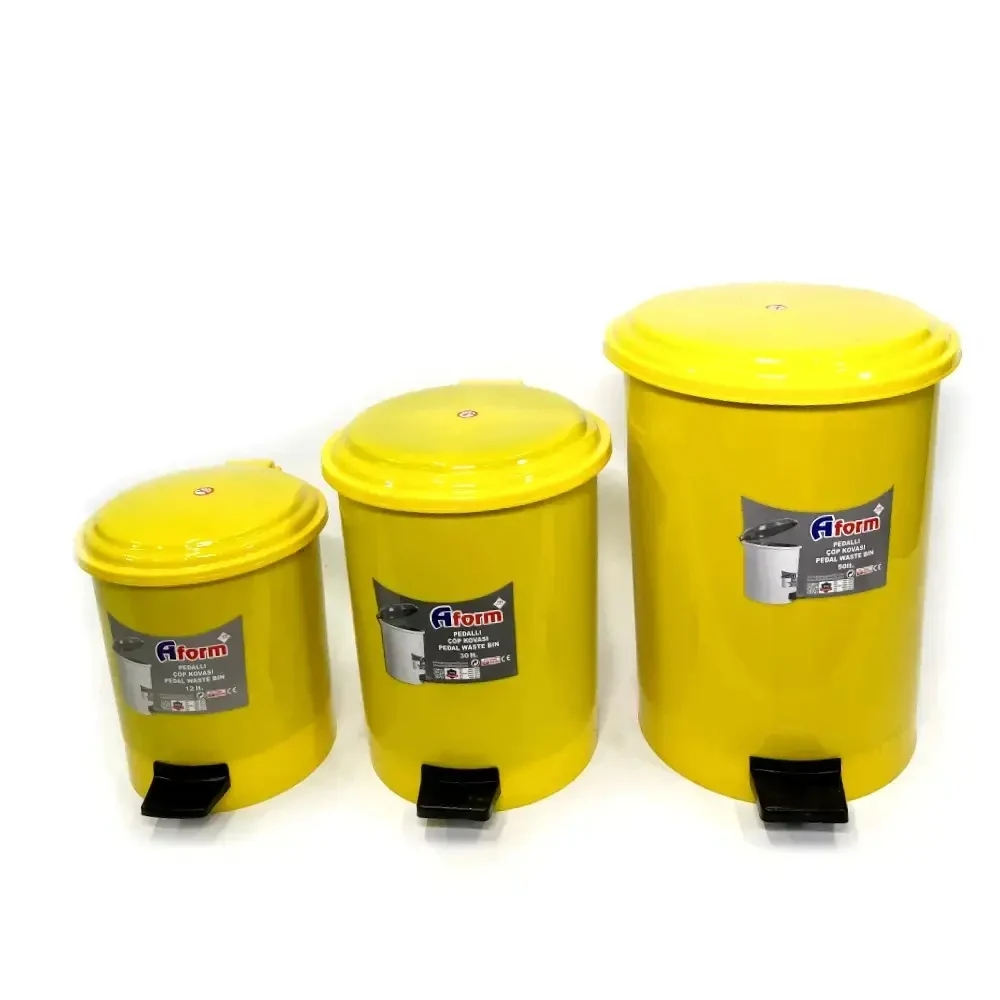 Household garbage bin with pedal 30 liters plastic