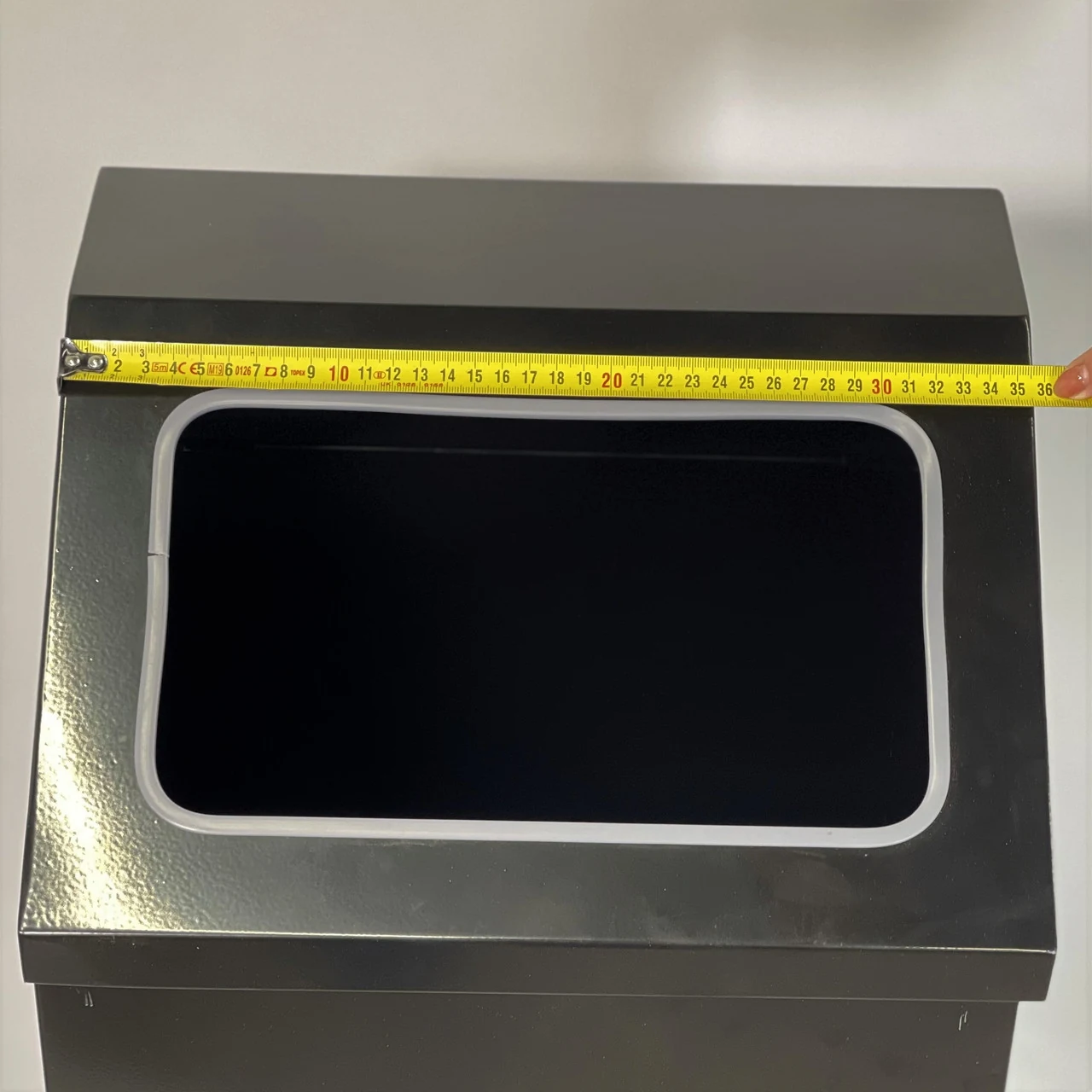 Rectangular trash bin 80L with open lid (black) / Full stainless steel bin Rectangular trash bin 80L with open lid (black) / Full stainless steel bin