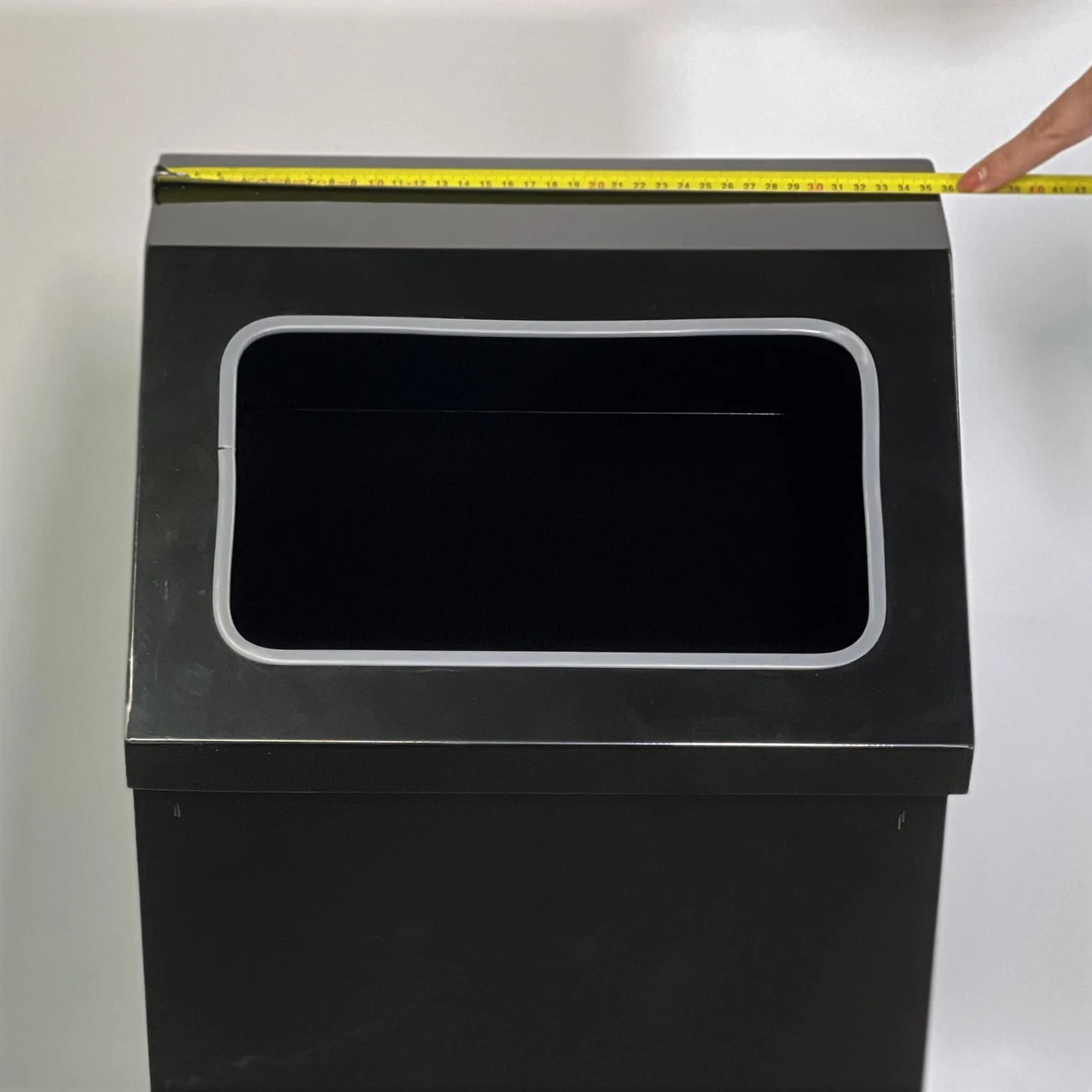 Rectangular trash bin 80L with open lid (black) / Full stainless steel bin Rectangular trash bin 80L with open lid (black) / Full stainless steel bin