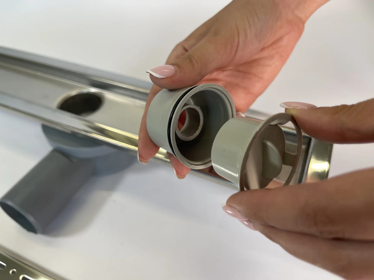 Shower drain with grate and stainless steel body, “Rain” grate 50cm, 360° swivel siphon Shower drain with grate and stainless steel body, “Rain” grate 50cm, 360° swivel siphon