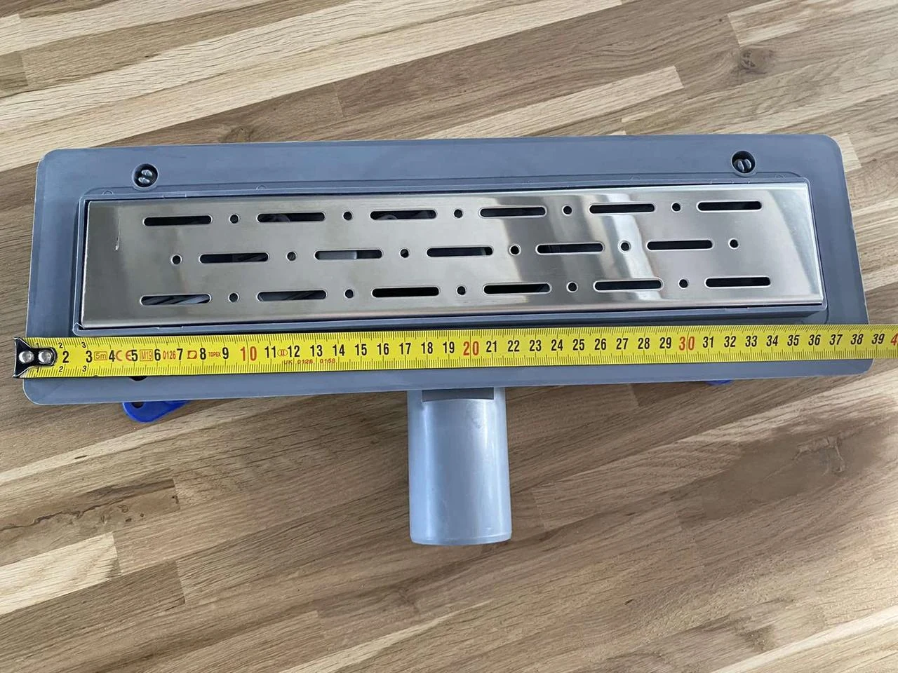Shower drain with horizontal outlet, RAIN grate 60 cm, Shower channel with dry seal Shower drain with horizontal outlet, RAIN grate 60 cm, Shower channel with dry seal