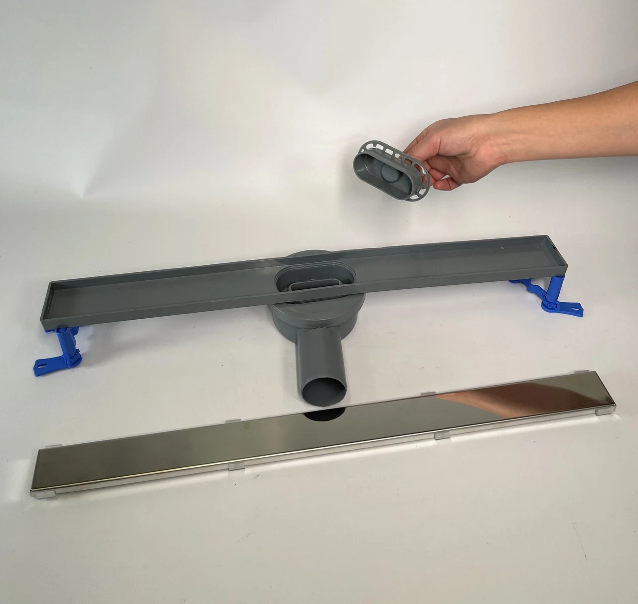 Shower drain with horizontal outlet, tile-style grate 80 cm, shower channel with water seal Shower drain with horizontal outlet, tile-style grate 80 cm, shower channel with water seal