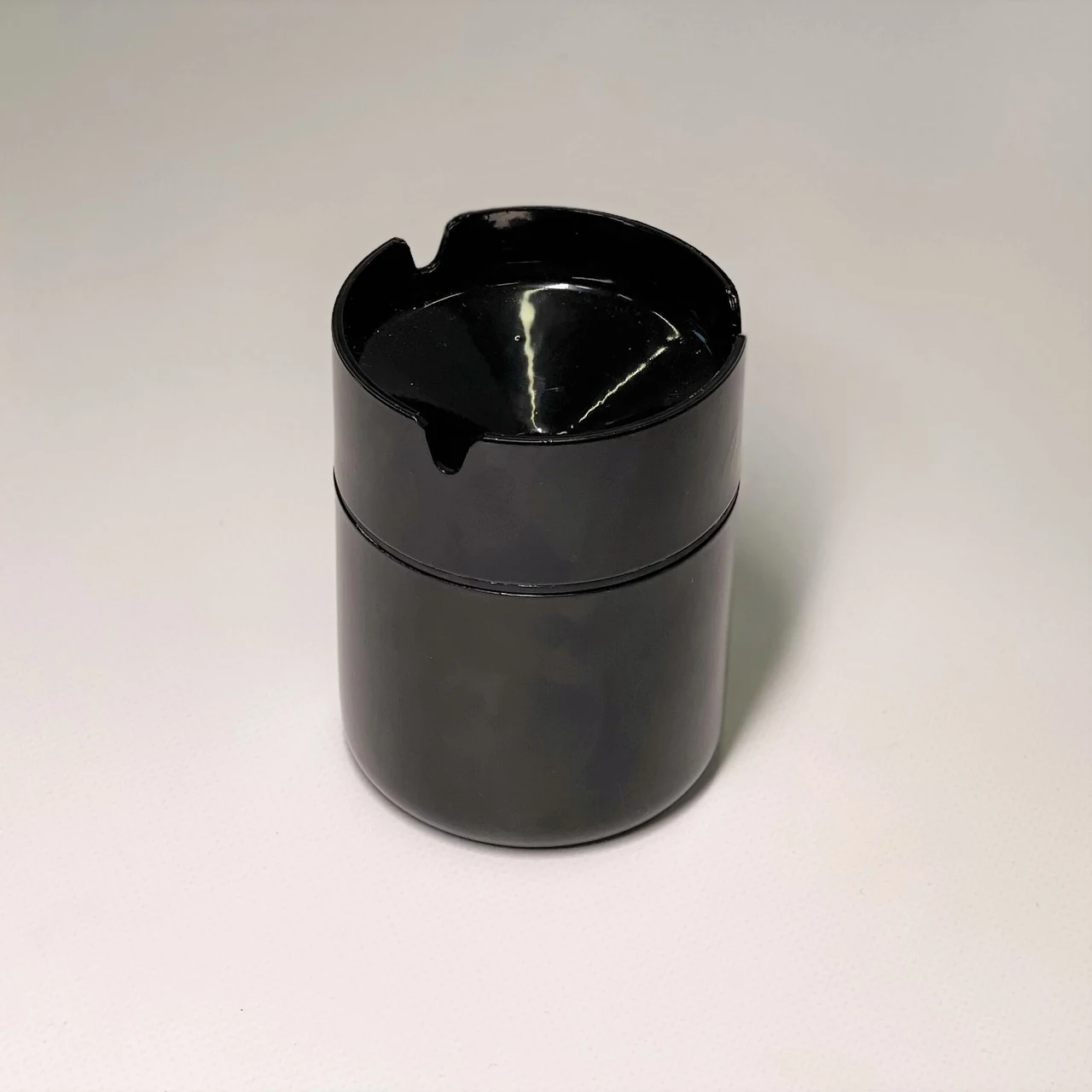 Stainless steel desktop ashtray, black 9cm Mini