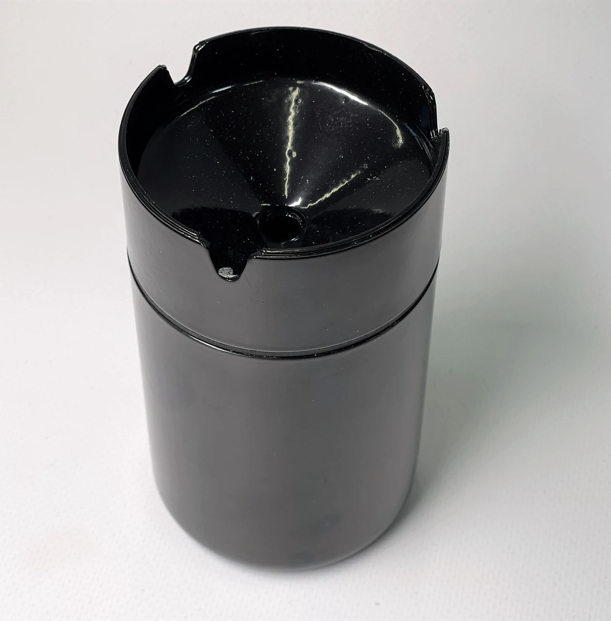 Tabletop ashtray made of stainless steel, black 12cm Maxi Tabletop ashtray made of stainless steel, black 12cm Maxi