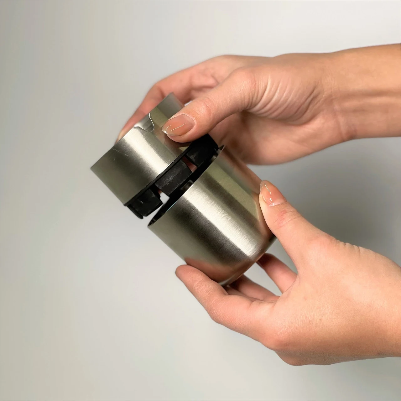 Tabletop ashtray made of stainless steel, chrome 9cm Mini Tabletop ashtray made of stainless steel, chrome 9cm Mini