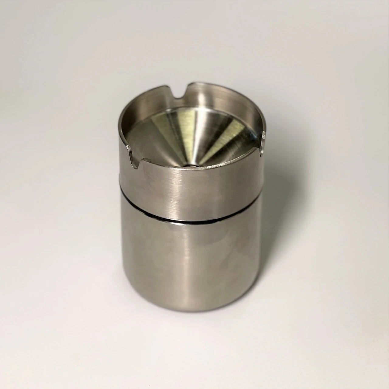 Tabletop ashtray made of stainless steel, chrome 9cm Mini