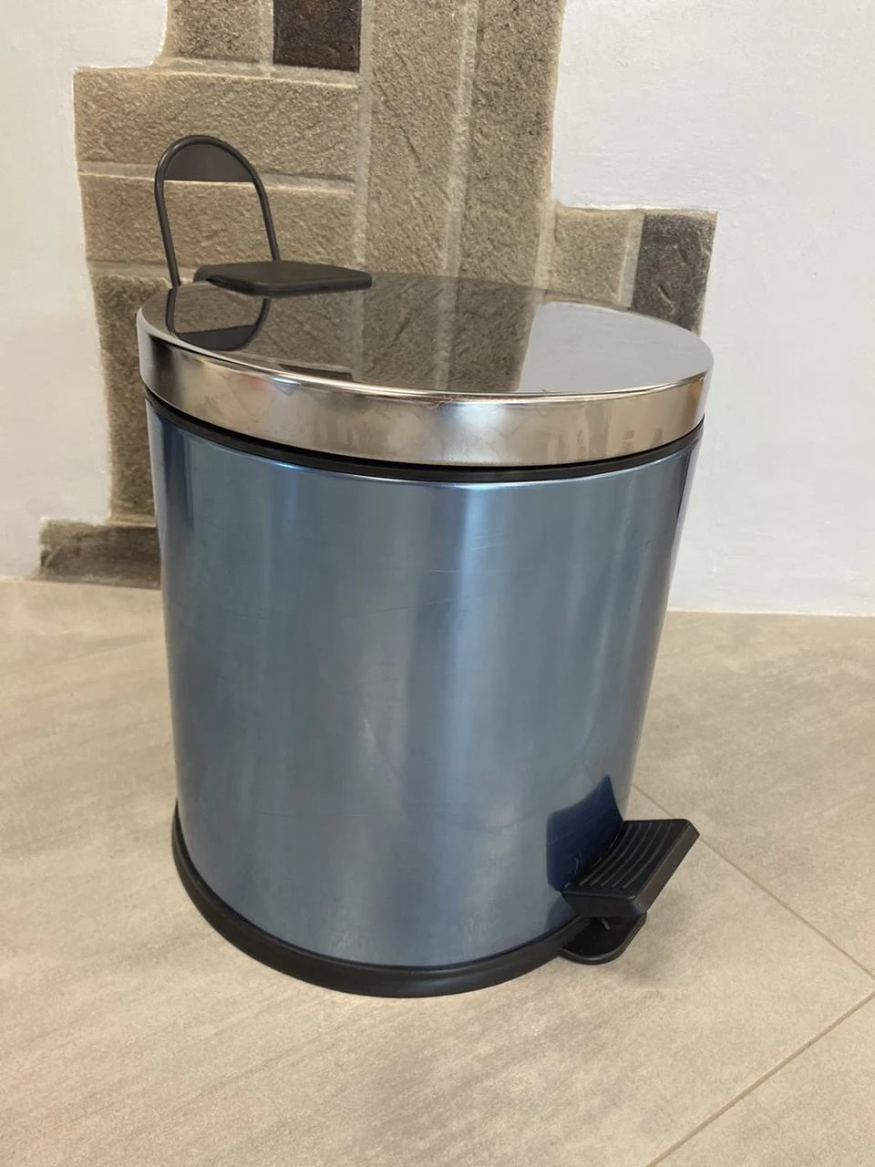 Trash can for home with pedal, round, stainless steel, 20 liters