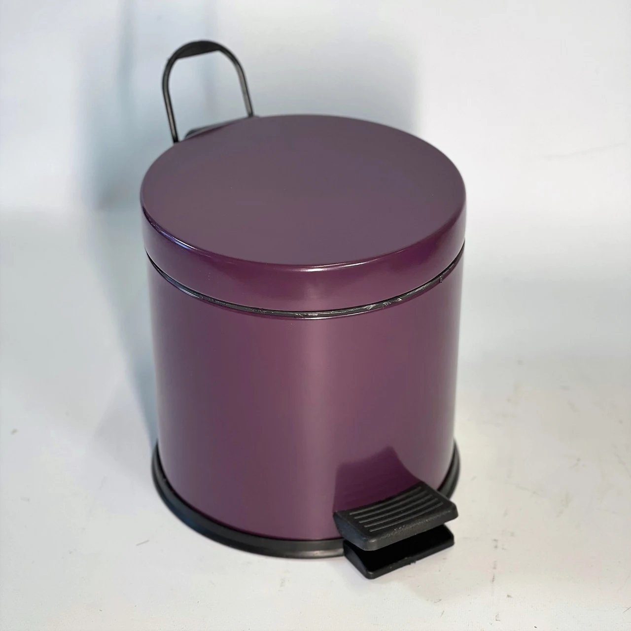 Trash can with pedal stainless steel 3 liters 22cm, diameter 21cm purple color